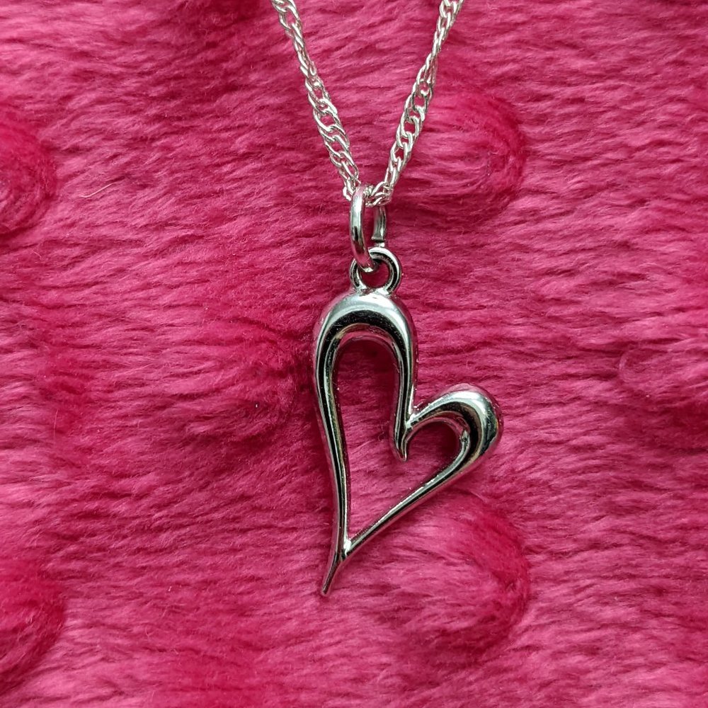 Heart necklace pendant silver tone heart